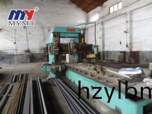 茂(mao)業機械(xie)大型(xing)龍門鑤(bao)銑(xian)牀